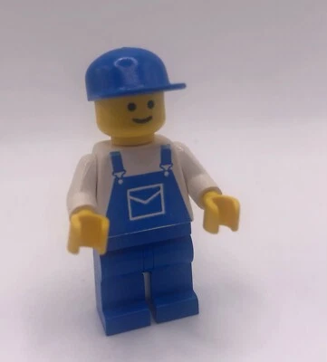 LEGO - Vintage Postman / Postbote - MINIFIGURE - Sleeved - Bild 1 von 3