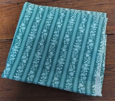 Coupon de tissu ancien rayures fleuries coton 108 X 170 cm - Photo 1/4