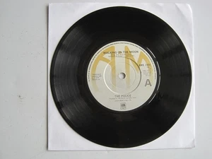 THE POLICE - WALKING ON THE MOON - 7" 45 rpm vinyl record - Picture 1 of 1
