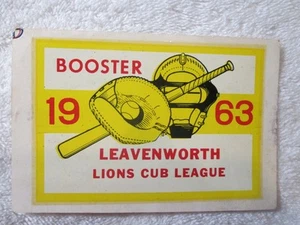 Vintage 1963 Leavenworth Lions Club Little League Booster Fenster Aufkleber Sticker - Bild 1 von 2