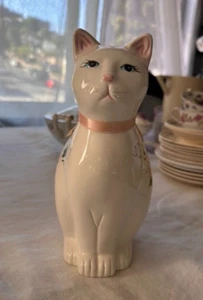 Weiße Keramik sitzende Katze Katze Statue MIT ROSA Blumen 9,2' HOCH VINTAGE - Bild 1 von 10