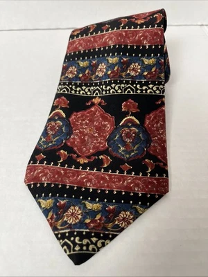"Corbata de 56"" con patrón clásico rojo y negro 100 % seda del Museo Metropolitano de Arte" Foto 1 de 4