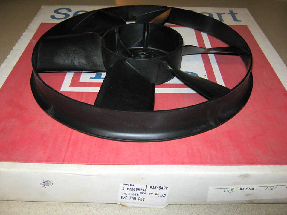 New ACDelco 15-8477 Radiator Fan 22098794 - Image 1 of 1