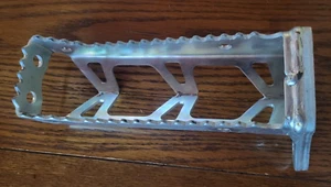 YAMAHA YFZ450R, LEFT SIDE FOOTPEG, FOOTREST, FOOT CLEAT 14-24, 1TD-F7411-00-00 - Picture 1 of 2