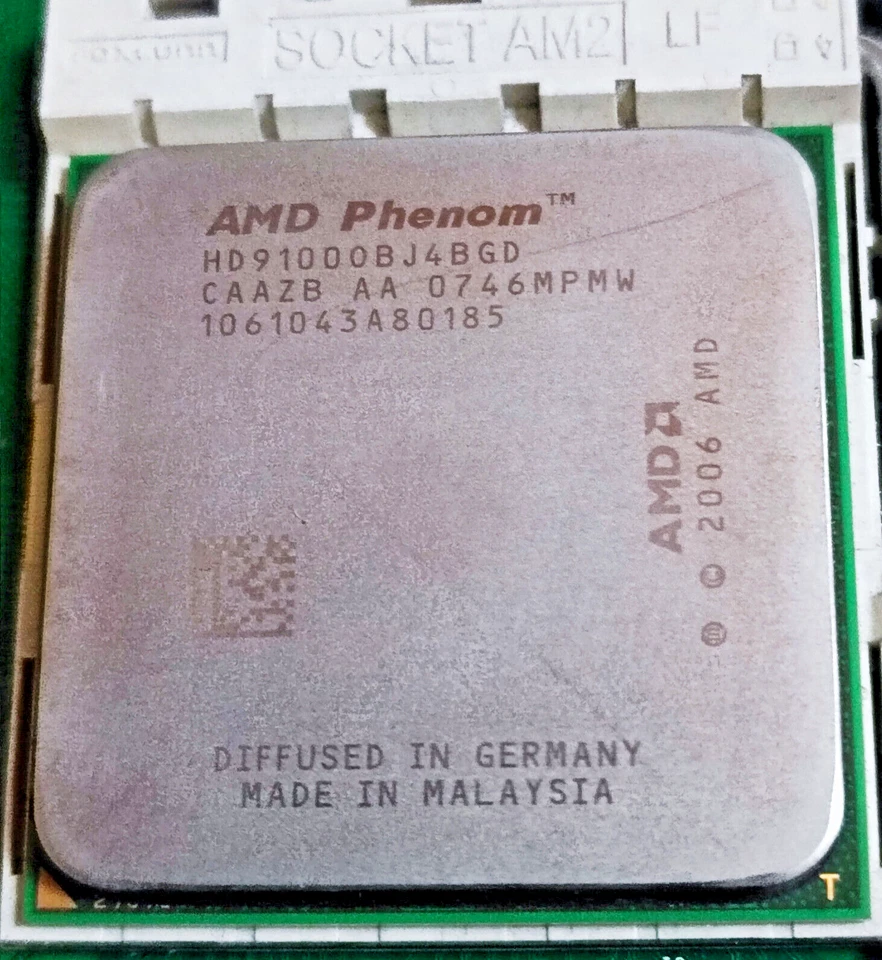 CPU Quad Core AMD Phenom X4 9100e HD91000BJ4BGD Socket Socket AM2 AM2+ - Immagine 1 di 1