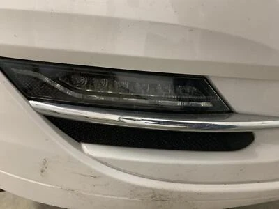 Used Driving Light fits: 2013 Lincoln Mkz Fog-Driving w/signature lighting Grade - Image 1 of 4