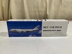 New - JAL Japan Airlines Sky Cruiser Boeing B747-400 Aircraft 1/425 Scale Model - Picture 1 of 9
