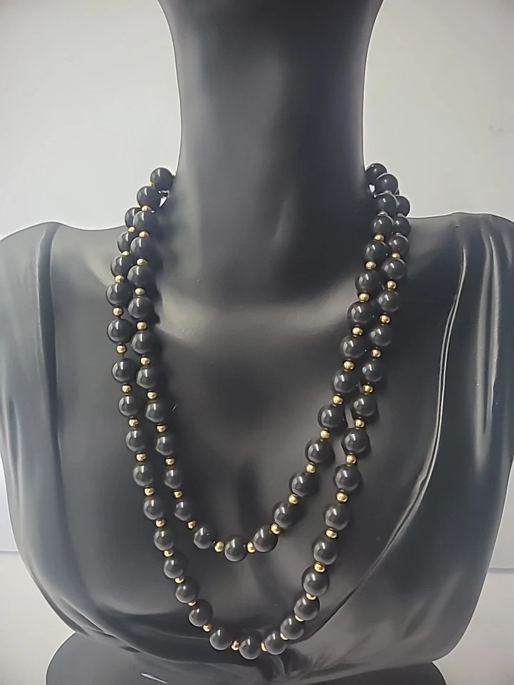 Fantasia de joia vintage Monet colar com miçangas tom de ouro preto - Imagem 1 de 4