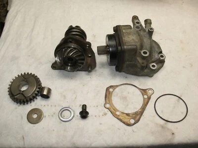 1986 年 HONDA VT700C 阴影 700 BEVEL GEARS OUTPUT SHAFT - 十字轴 - 好齿轮 — 第 1/4 张图片