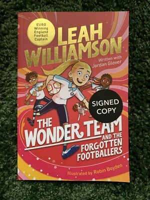 Leah Williamson - England Lionesses Football Team Captain - Signed Book - Image 1 of 3