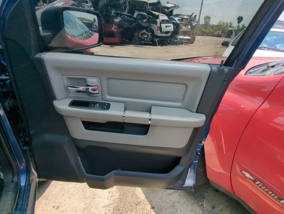 Ram 1500 2011 pasajero delantero derecho interior panel puerta moldura X7BOJ Foto 1 de 1