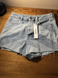 NWT Womens Vigoss Chevron blue cut off shorts, size 30 - Picture 1 of 13