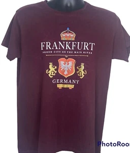 Camiseta Gráfica Unisex Colección B&C Frankfurt, Alemania M Granate Dorado Informal - Imagen 1 de 9