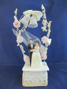 Vintage Wedding Cake Topper ~ 60ish maybe ~ Couple in a Rose Arch w/Bells (125) - Picture 1 of 7