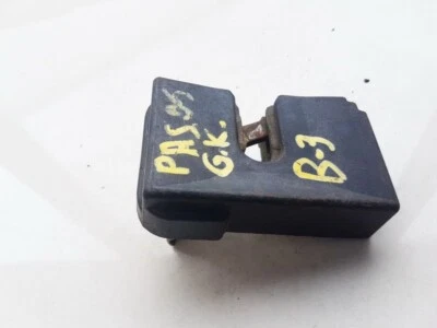 Mecanismo de bloqueo de puerta Volkswagen Passat 1995 - lado trasero izquierdo usado, #830580-44 Foto 1 de 2