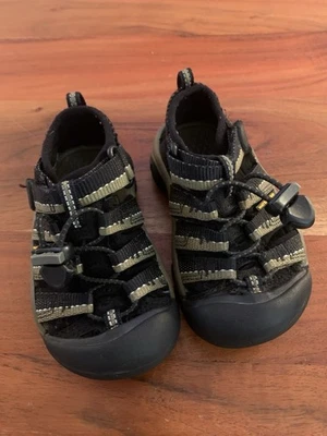 KEEN Newport H2 Sandal - Little Boys Black - SIZE 8 - Image 1 of 4