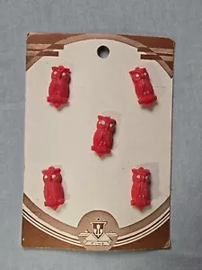 (5) Vintage Red Plastic Buttons On Card Unused NOS Owls - Picture 1 of 4