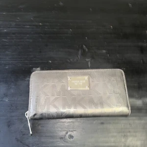 MICHAEL Michael Kors Navy Blue Signature Jacquard Zip Clutch Wallet - Picture 1 of 9