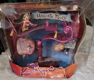 Bratz Genie Magic Carpet Allow your Bratz dolls to Magically float New Damgd Box - Picture 1 of 9