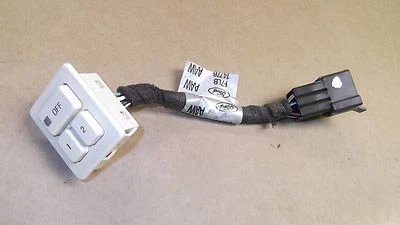 Lincoln Mark VIII 1997-98 OEM MARFIL ASIENTO LADO DEL CONDUCTOR MEMORIA INTERRUPTOR PREESTABLECIDO 97 8 Foto 1 de 3