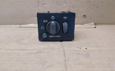 2002 CHEVROLET SILVERADO 2500 ПРИБОРНОЙ ПАНЕЛИ УСТАНОВЛЕН ПЕРЕКЛЮЧАТЕЛЬ ФАР С ДИММЕРОМ - Изображение 1 из 4