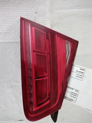 Tapa de luz trasera derecha pasajero montada de 11-14 AUDI A8 2336937 Foto 1 de 4