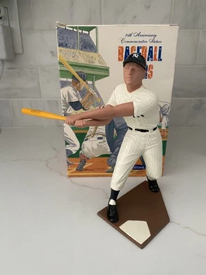 1988 Hartland Roger Maris 25th Anniversary Statue w/ Original Bat & Box Yankees - Image 1 of 4