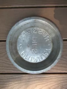 Piatto per torta in metallo antico Russell & Phinney pubblicità latta 9" SPEDIZIONE GRATUITA - Foto 1 di 2