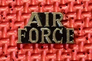 Vintage  MILITARY PIN USAF  Air Force  R3-2 - Picture 1 of 1