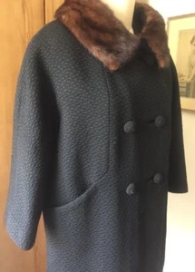 Mint VINTAGE Black Textured Wool Coat Crochet Buttons Mink Collar Size 6-8 - Picture 1 of 11