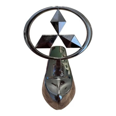 Ornamento de capô Mitsubishi, emblema – ajuste universal, metal, dobrável! - Imagem 1 de 4