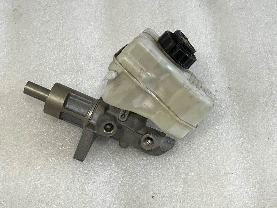 BMW 328i E92 2009 cilindro maestro de freno con depósito 34336785664 Foto 1 de 4