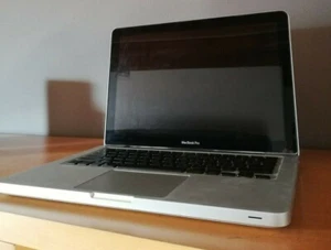 Macbook pro 13 mid 2010 per pezzi di ricambio (non funzionante) - Foto 1 di 3