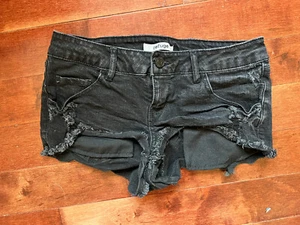 NWOT, Refuge Shorts Size: 4 - Picture 1 of 2