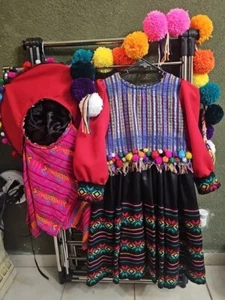 Vestido Tradicional Peruano Disfraz Niña Falda Hombro Paño + Pompones - Imagen 1 de 6