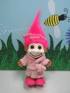 CREMA FRÍA DAMA CON ZAPATILLAS ORIGINALES - MUÑECA TROLL RUSA DE 5 - Imagen 1 de 7