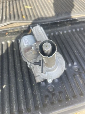 2013-2019 NISSAN SENTRA POWER STEERING COLUMN - Image 1 of 4