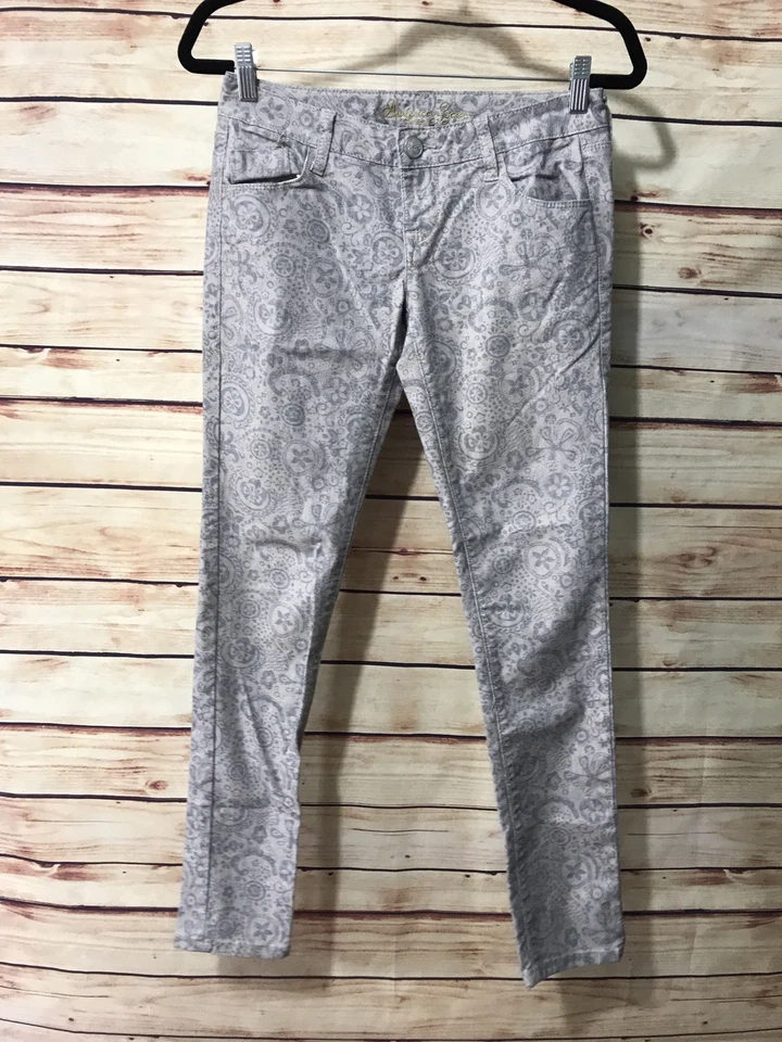 Legging American Rag Cie Talla 3R Gris Caqui Estampado Floral Ajustado Elastizado Informal Foto 1 de 4