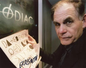 ROBERT GRAYSMITH SIGNIERT 8x10 FOTO ZODIAK KILLER AUTOR KÜNSTLER SELTEN BECKETT BAS - Bild 1 von 2