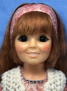 Ideal Crissy Family Dolls CRISSY 1969 Puppe mit Bluse Weste Jeans Stirnband & Schuhe - Bild 1 von 24