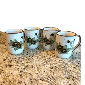 Juego de 4 tazas vintage de gres moteado floral verde marrón flores usadas en excelente estado - Imagen 1 de 10