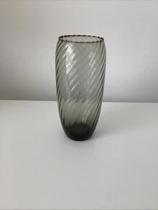 Florero vintage retro de vidrio ahumado con remolino de 22 cm de alto - Imagen 1 de 10