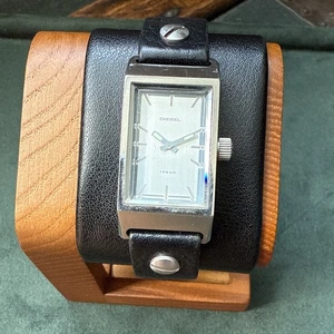 Vintage Diesel Tank Uhr funktioniert gut Lederband - Bild 1 von 5