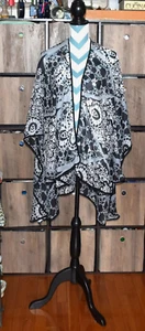 "2 schicke" Damen Chiffon Strand Sonne Überziehen Schultern schwarz weiß Sommer Ozean Halstuch - Bild 1 von 6