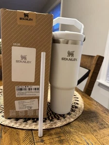 Stanley 30oz Vacuum Insulated Bottle Stainless Steel Tumbler Straw. White - Picture 1 of 5