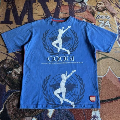 Camiseta Auténtica Y2K Coogi Australia Azul XL Ropa de Calle Diseñador Moda Hype Foto 1 de 4