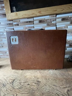 Samsonite Vintage Hard Shell Briefcase Excellent Condition with Key Brown - Image 1 of 4