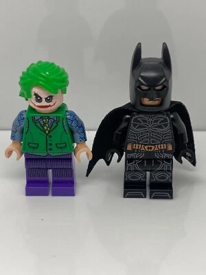 NEW LEGO BATMAN & THE JOKER Tumbler 76240 MINIFIGURES [0ne hole Cape] - Image 1 of 4
