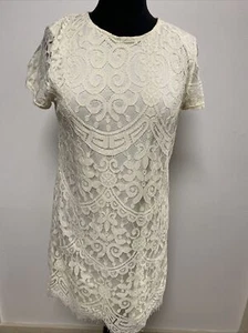 Lipsy Cream Lace Dress UK10 Cap Sleeve Lined Knee Length Scalloped Hem Button - Picture 1 of 9