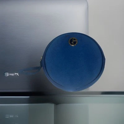 Bolso sin asas Giorgio Armani satinado azul oscuro redondo bolso sin asas muñeca Foto 1 de 4